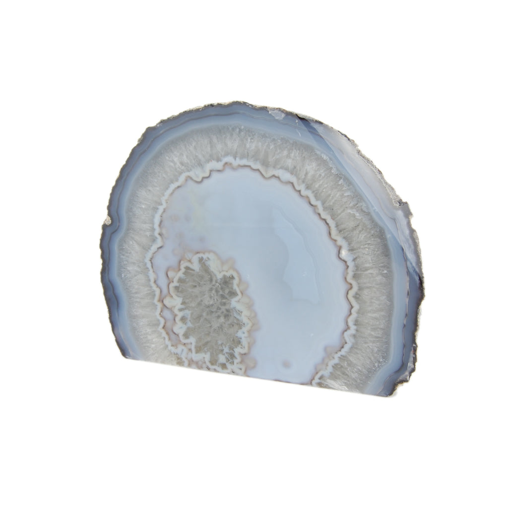 Agate bleue avec la base sciée et une face polie